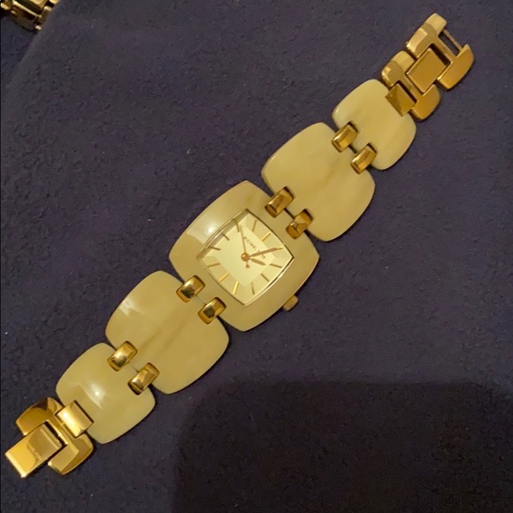 Gold tone and shell ‘Michael Kors’ bracelet watch - Picture 2 of 8